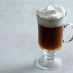 Ирландский кофе (Irish Coffee) — история и рецепт коктейля