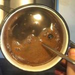 фото как заварить кофе в кастрюле на плите
