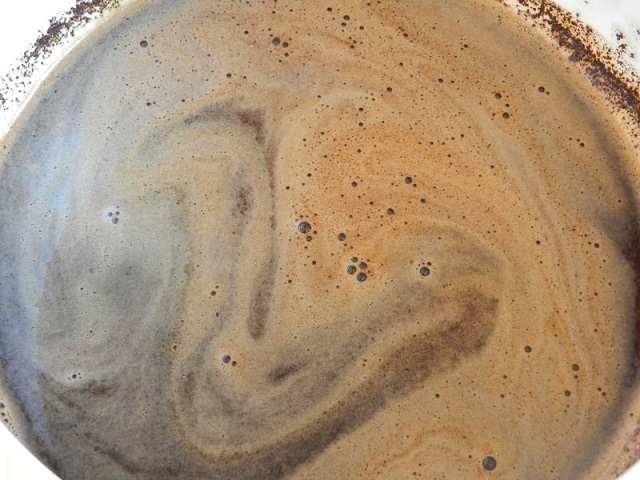 фото заваривания кофе в кастрюле